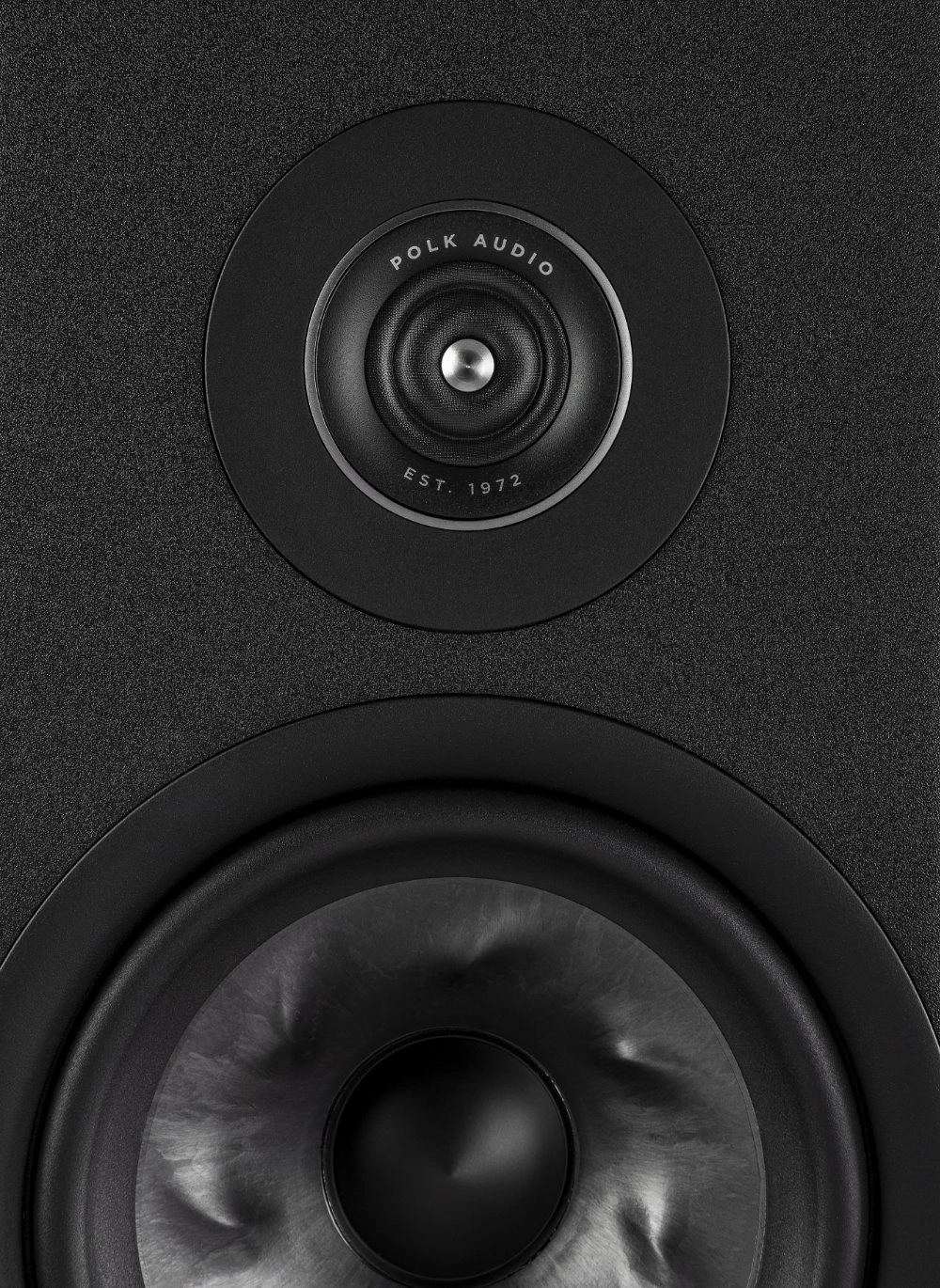 Polk Audio R100 jalustakaiutin, musta etulevy