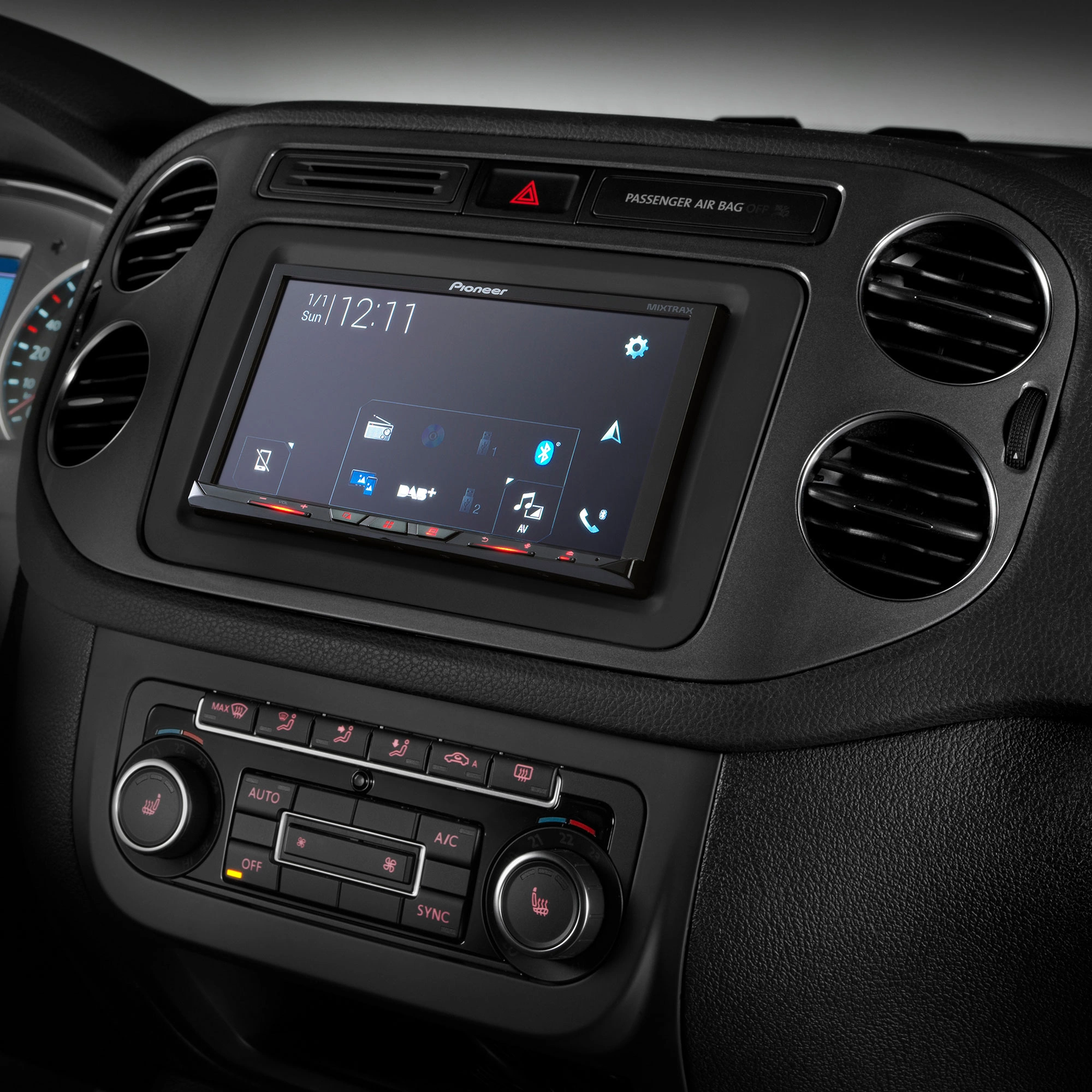 Pioneer AVIC-Z830 DAB asennettuna 110926076b8074d56e.jpg