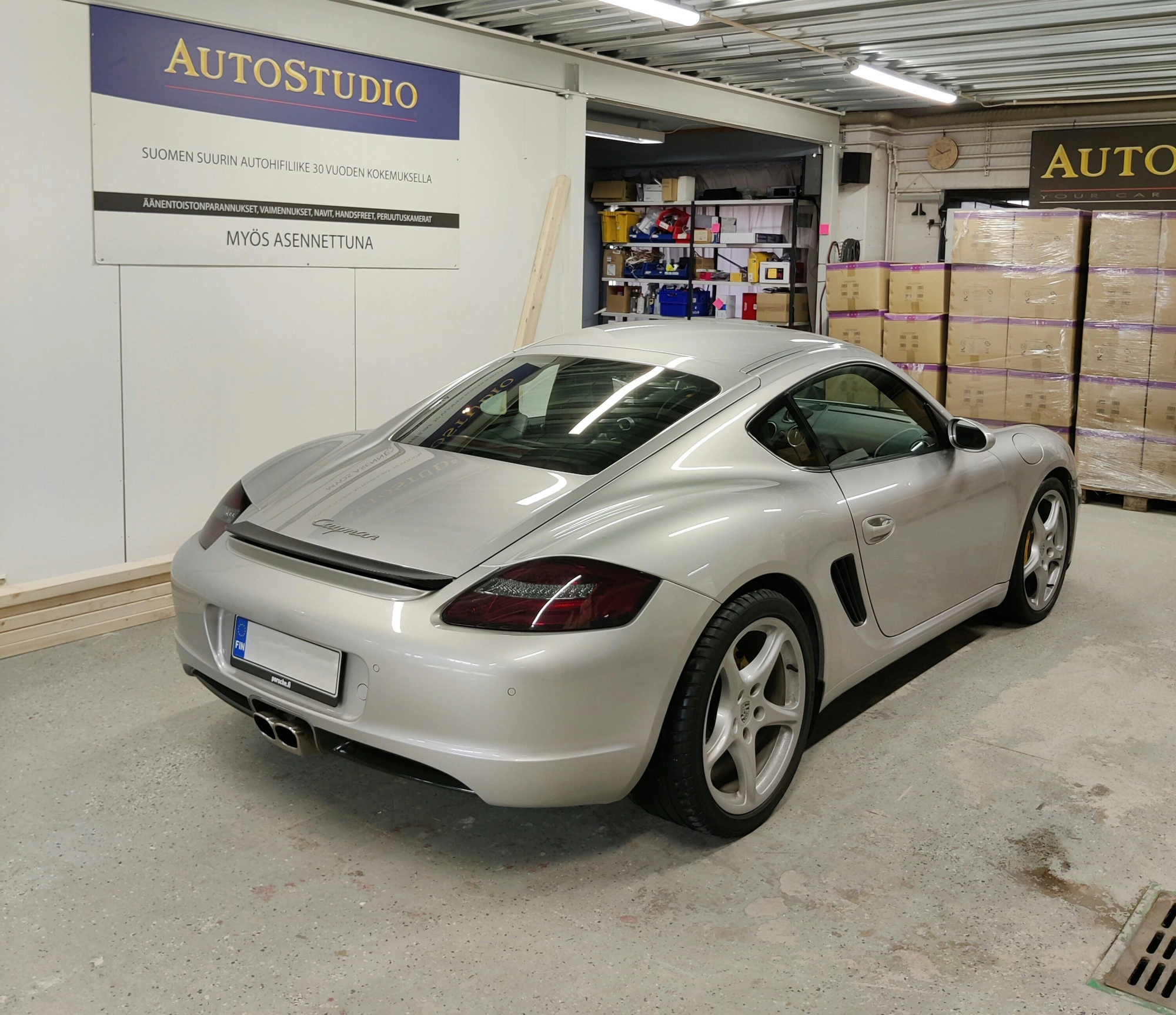 Esimerkkiasennus - Porsche Cayman 2007