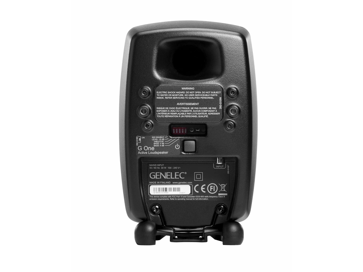 Genelec G one takapaneli ja liittimet