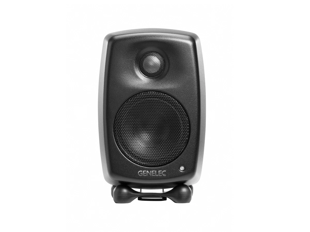 Genelec G one edestä