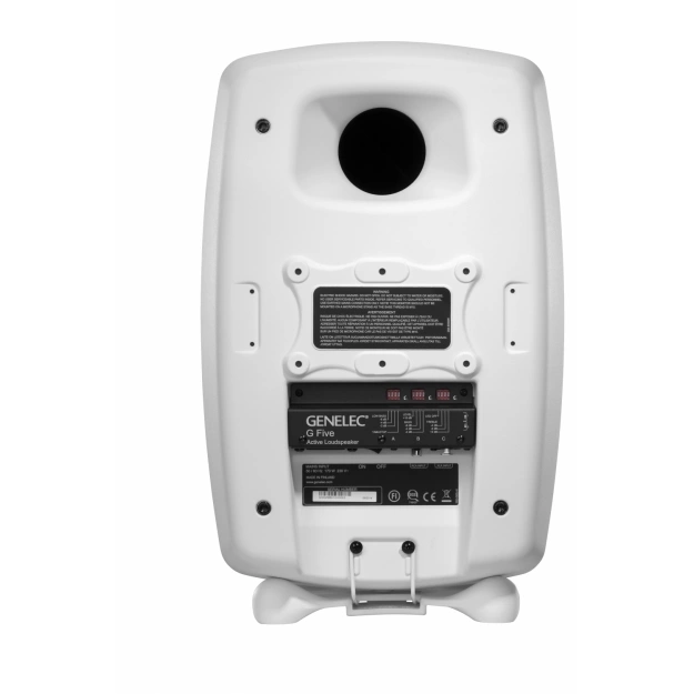 Genelec G Five valkea takapaneli ja liitimet