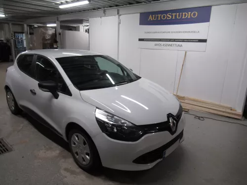 Renault Clio 2016 kaiuttimien asennus ja ovien vaimennus 1242661baf4ea002ad.JPG