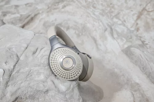 focal-bathys-dune-bluetooth-anc-headphones-06a92ed784eb5a.jpg