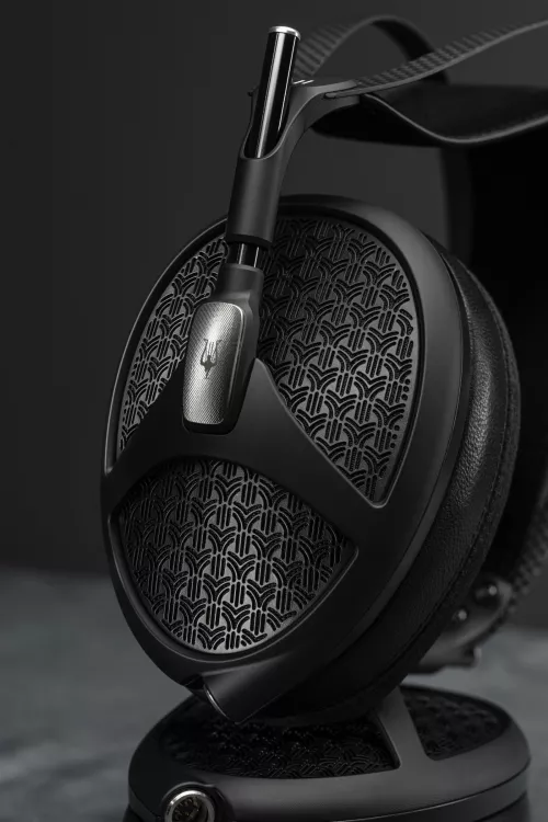 meze_audio_empyrean_ii_headphones-06544c703ac173.jpg