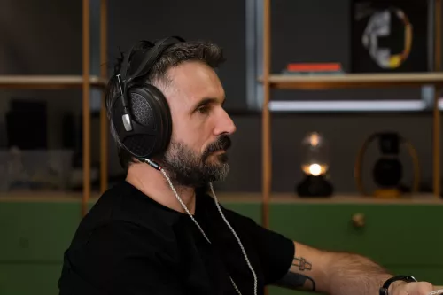 meze_audio_empyrean_ii_headphones-06544c70a29f96.jpg