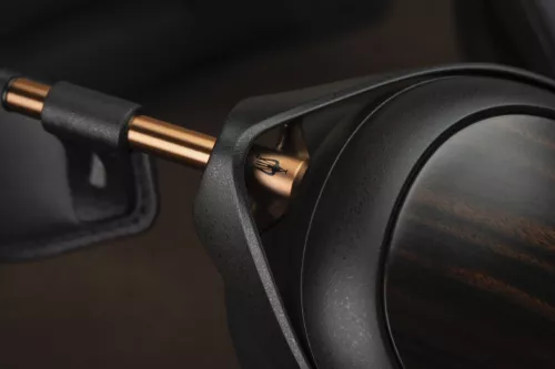 meze-audio-liric-2nd-generation-closed-back-headphones-blackebony-06abb7804ce30b.jpg