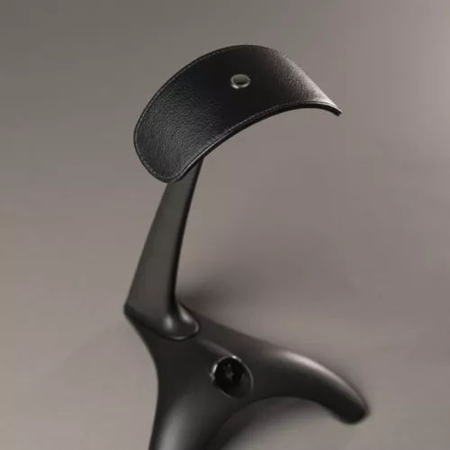 meze-audio-manta-headphone-stand-066c398ffd8ade.jpg