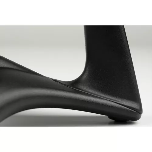 meze-audio-manta-headphone-stand-066c3990919d6f.jpg