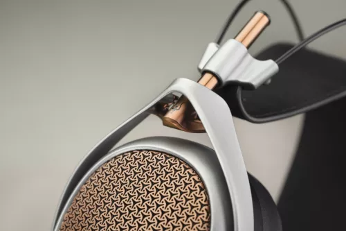 meze-audio-liric-2nd-generation-closed-back-headphones-blackebony-067b5c91b84cef.jpg