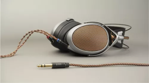 meze-audio-liric-2nd-generation-closed-back-headphones-blackebony-067b5c92211fcc.jpg