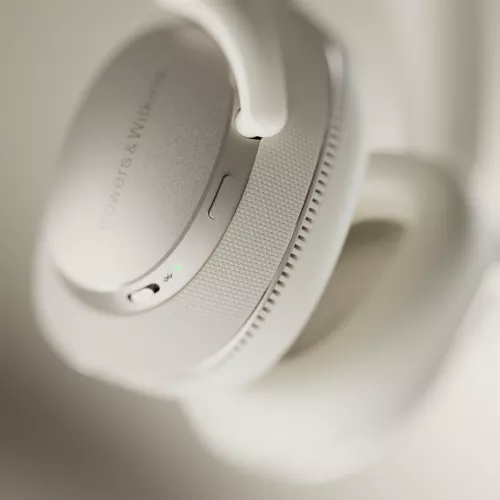 bw-px7-s3-headphone-canvas-white-068077e0ec464e.jpg