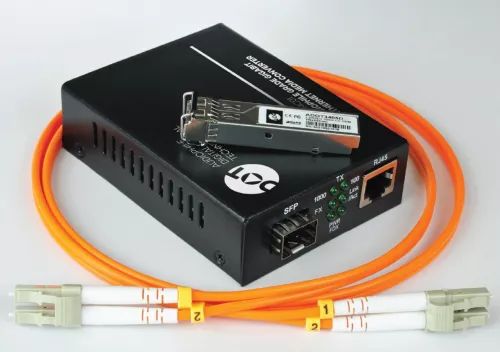 ADOT MC02 SFP-kuituadapterisarja Melco S100 kytkimelle 6821d3d12326267407645a870f11197608bcc1e4df99.jpg