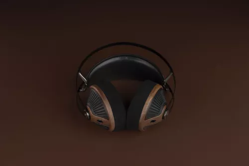 meze-audio-105-aer-open-back-circumaural-headphones-0688241e56e999.jpg