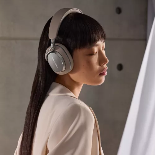 bowers-wilkins-px8-s2-wireless-headphones-onyx-black-068d27215f15cd.jpg