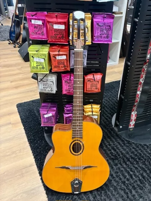 Käytetty RICHWOOD RM-70L-NT akustinen kitara