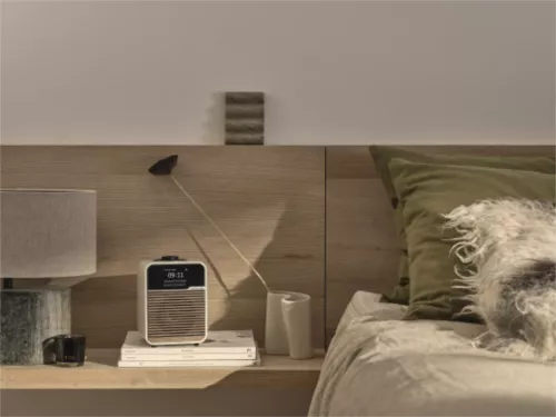 ruark-audio-r1s-poytaradio-light-cream-069c6d647a027b.jpg