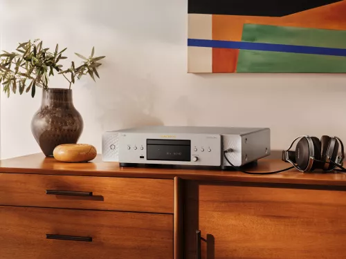 marantz-cd-70-cd-player-silver-gold-06a6757310532a.jpg
