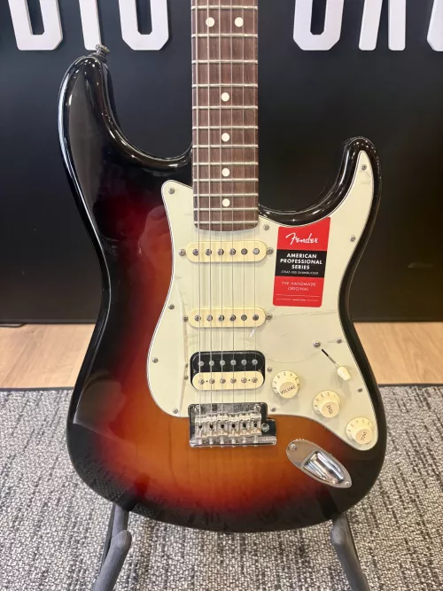 kaytetty-fender-stratocaster-am-pro-sahkokitara-06aaa922ecab5b.jpg