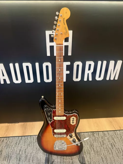 Käytetty Fender Käytetty Fender Vintera 60S Jaguar PF 3TS sähkökitara